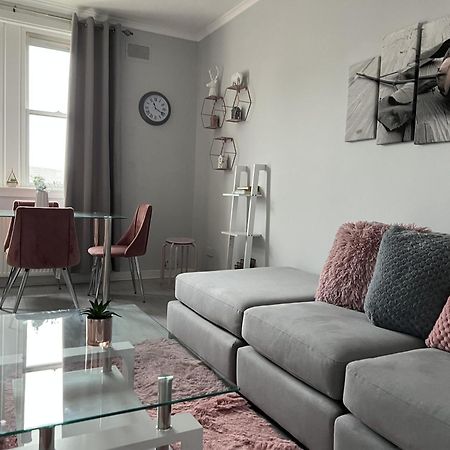 Captivating 2-Bed Apartment In Kirkcaldy Exterior foto