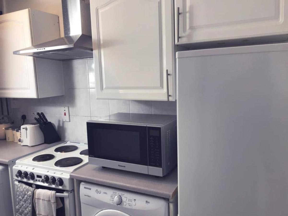 Captivating 2-Bed Apartment In Kirkcaldy Exterior foto
